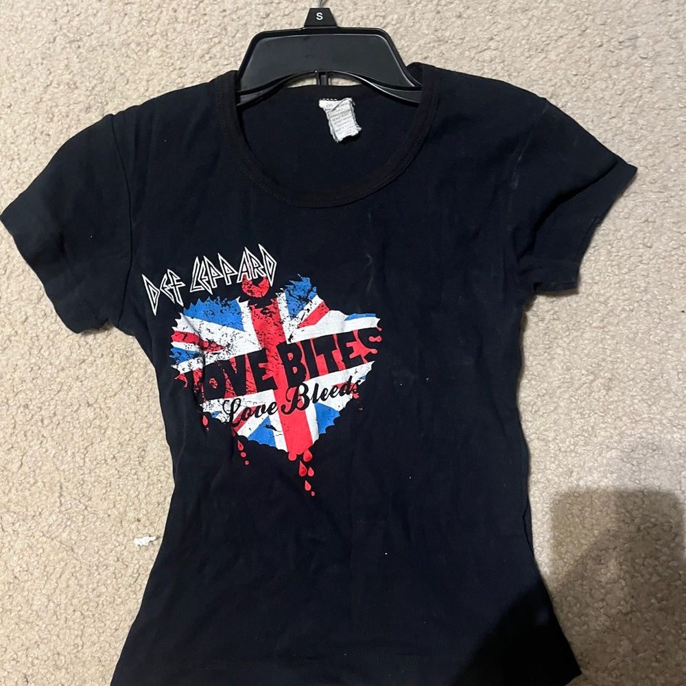 Vintage 90s Def Leopard baby tee - Picture 2 of 4